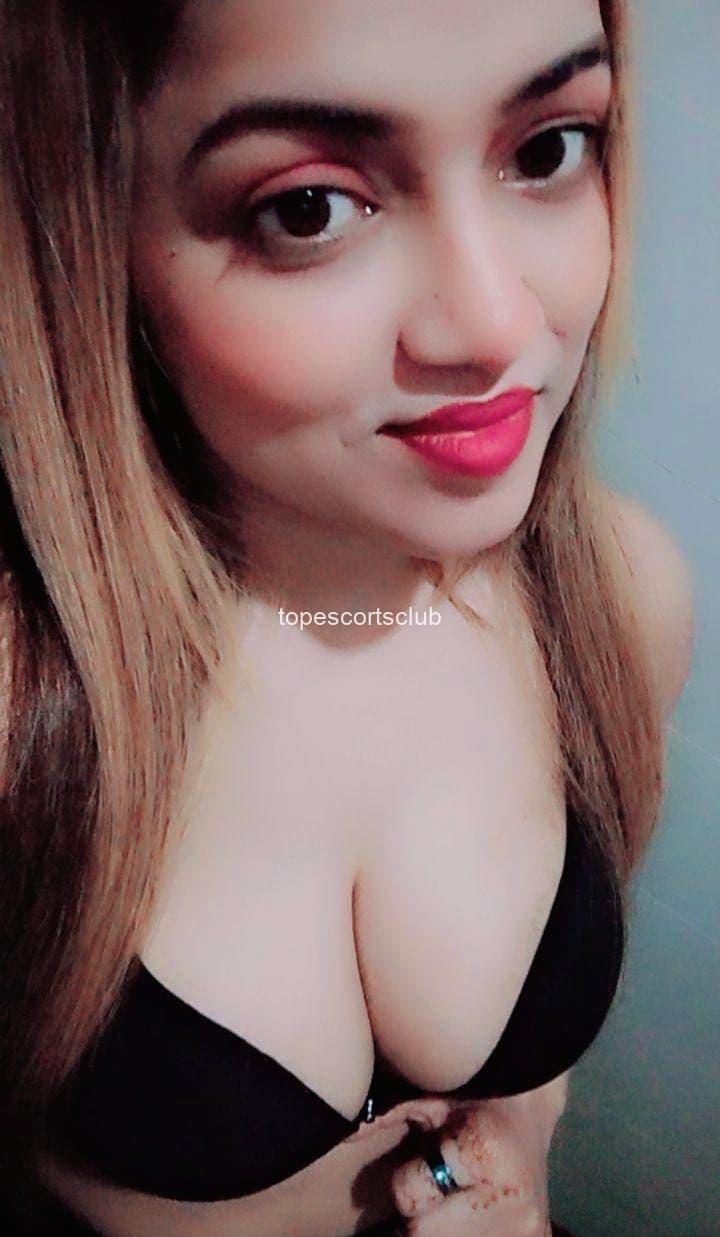 Hadia +92325 8111081 Escort Karachi